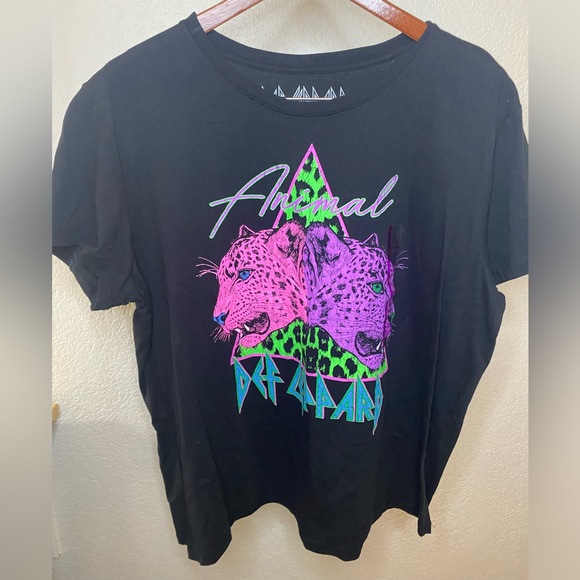 Black Def Leppard Crop Tee with Neon Colors - NWT - SIZE XXL - Picture 1 of 6